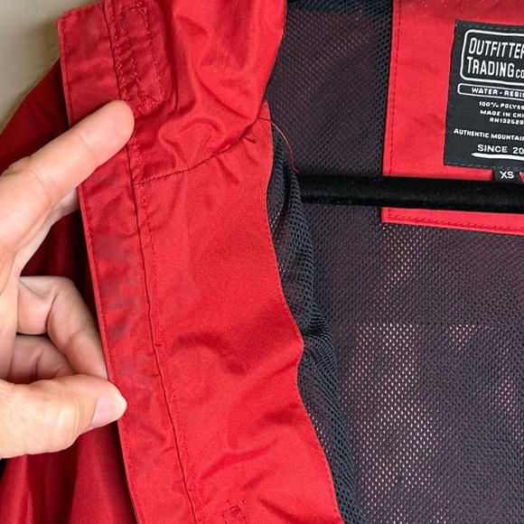 Ski Jacket XS Red Water Resistant Outfitter Trading Vail Colorado Hood Full Zip - Picture 15 of 15